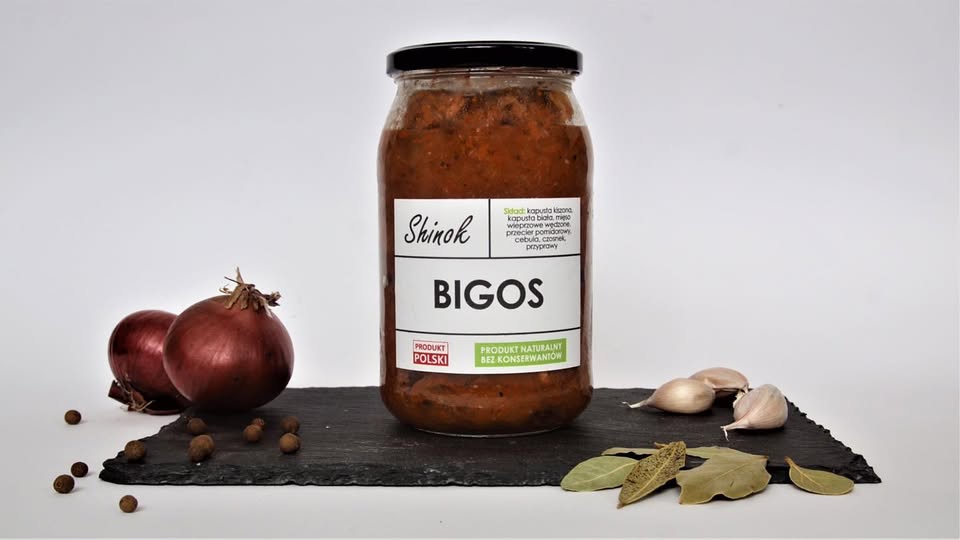 Bigos z młodej kapusty i wędzonki