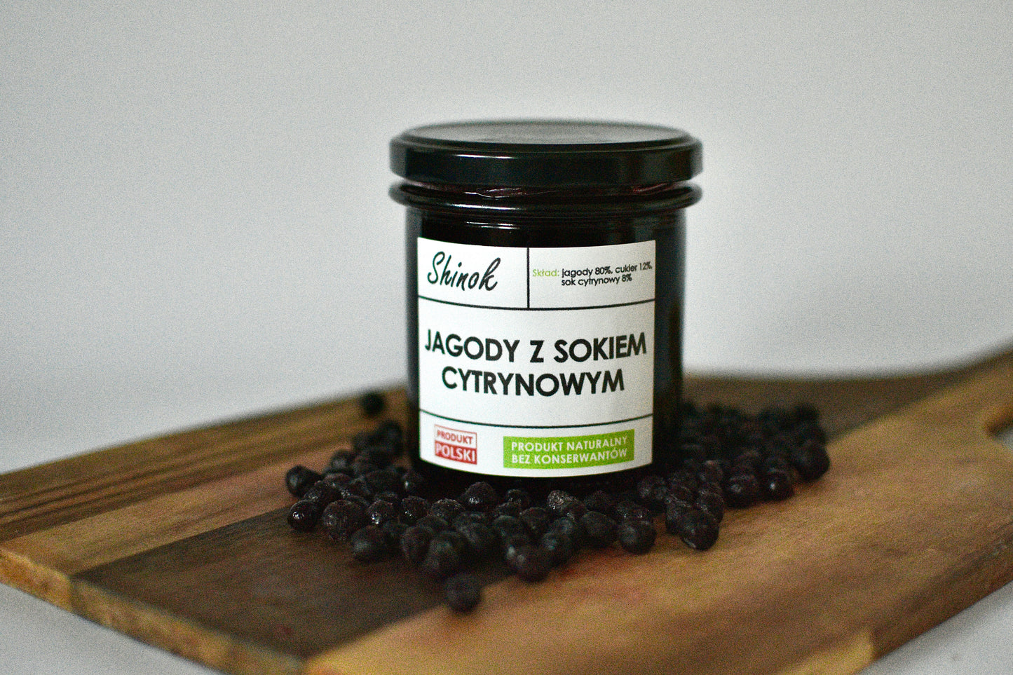 Jagody z sokiem cytrynowym