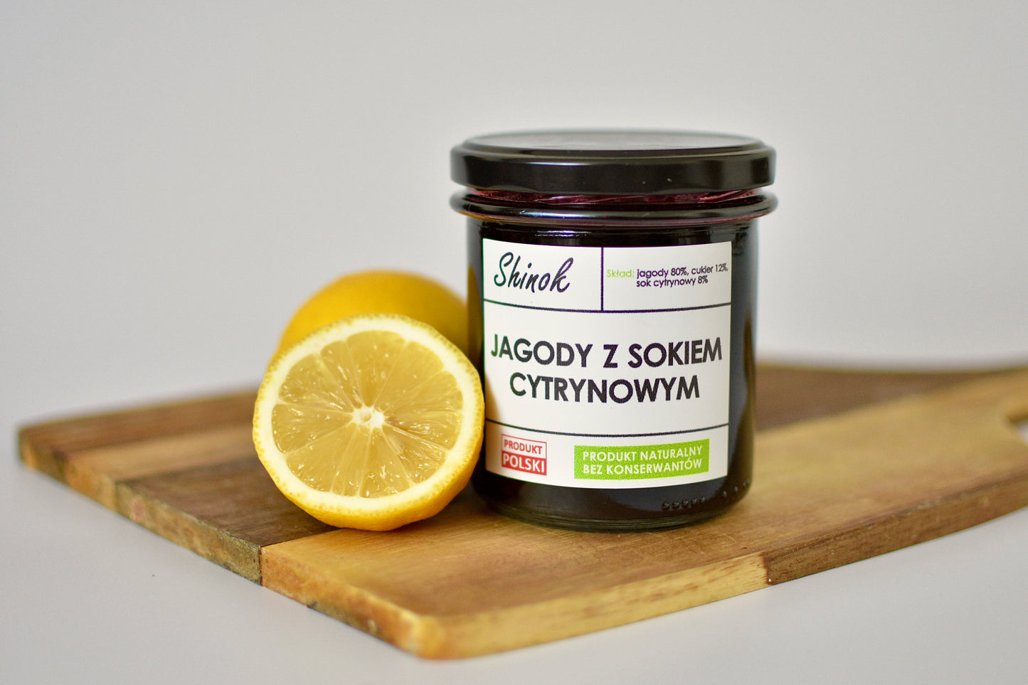 Jagody z sokiem cytrynowym