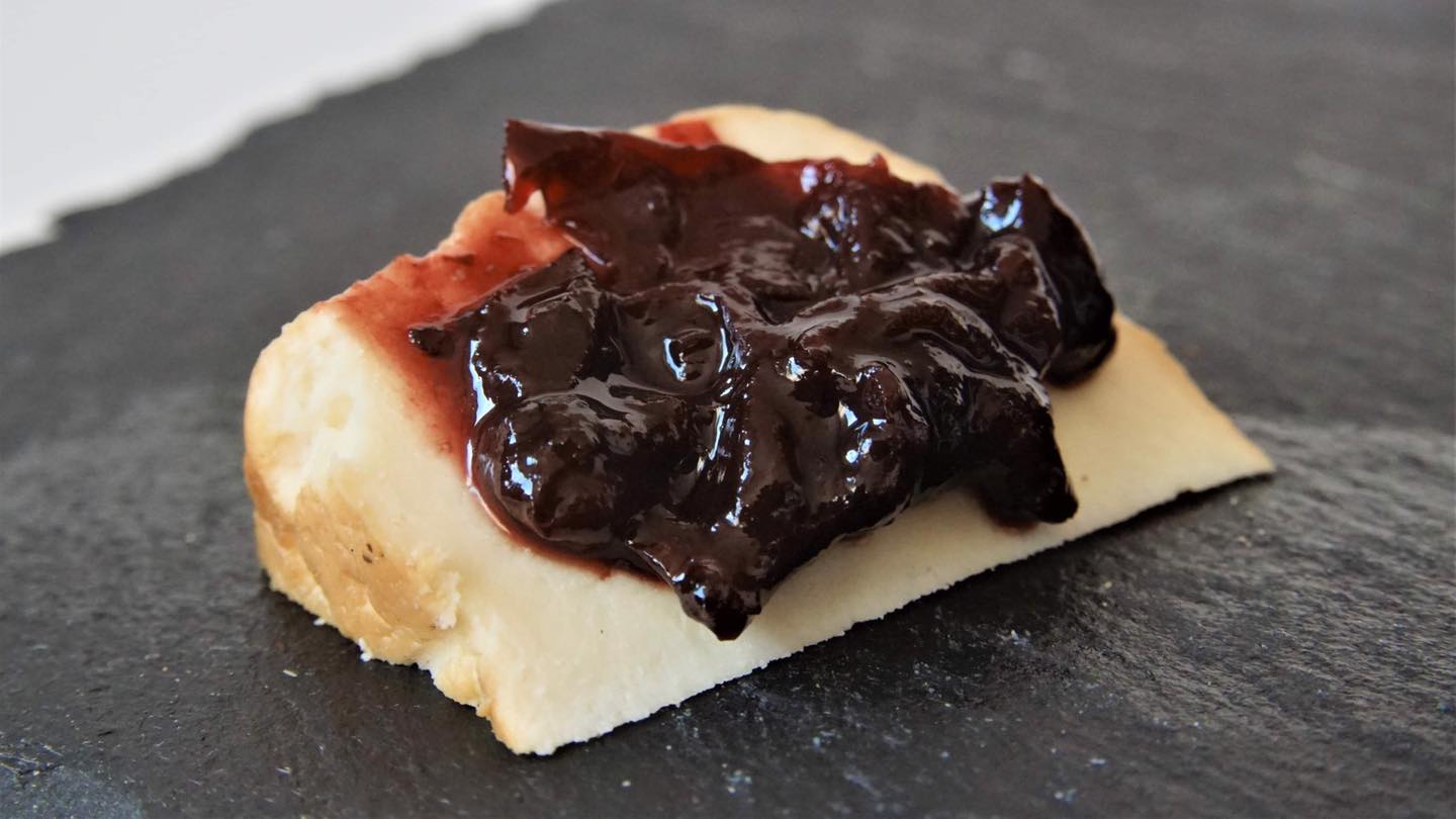 Chutney z cebuli i porzeczki